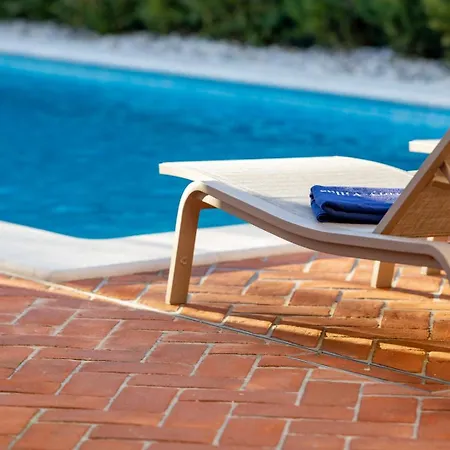 Family Costanza With Pool In Porec